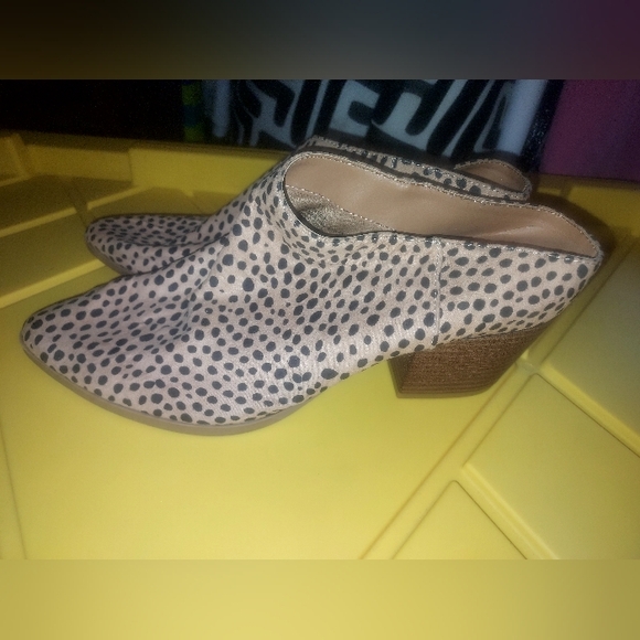 Leopard Print Low Heel Mules - Picture 3 of 3